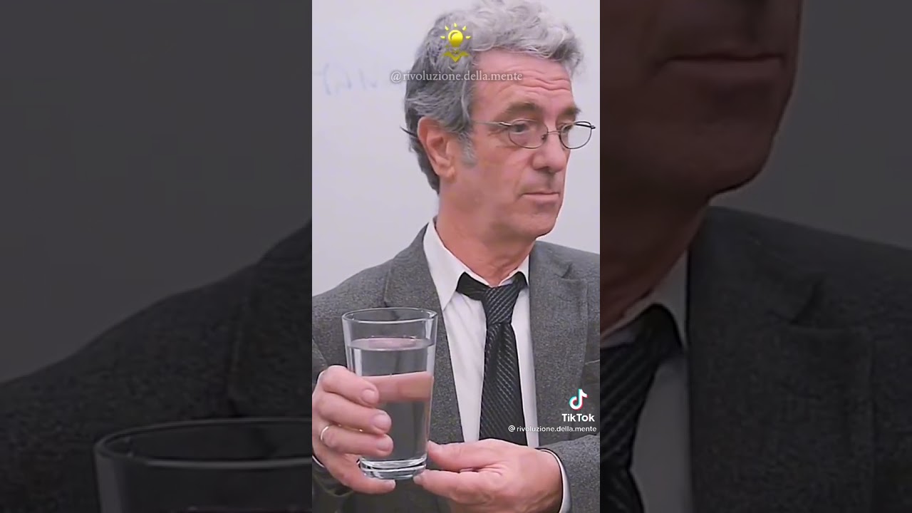 quanto pesa una bottiglia d'acqua da 2 litri