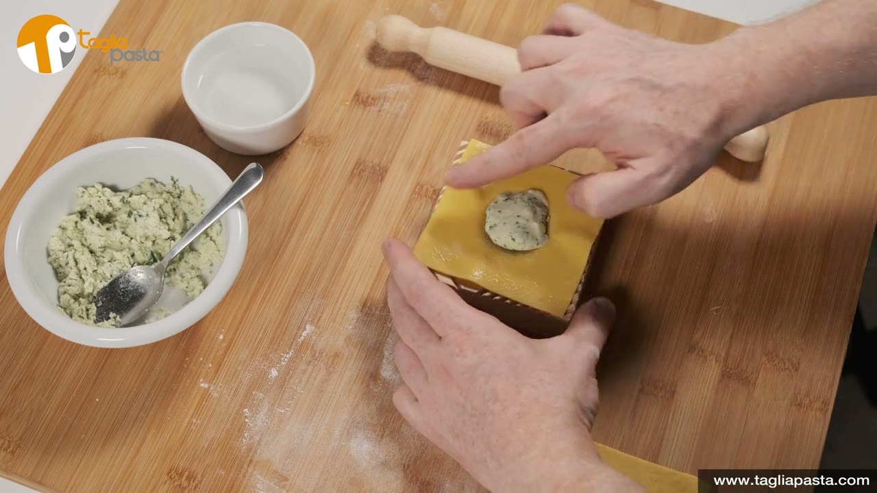 stampo per pasta fresca in legno