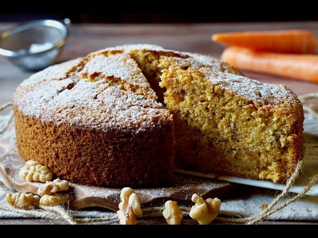 torta di carote e noci e yogurt
