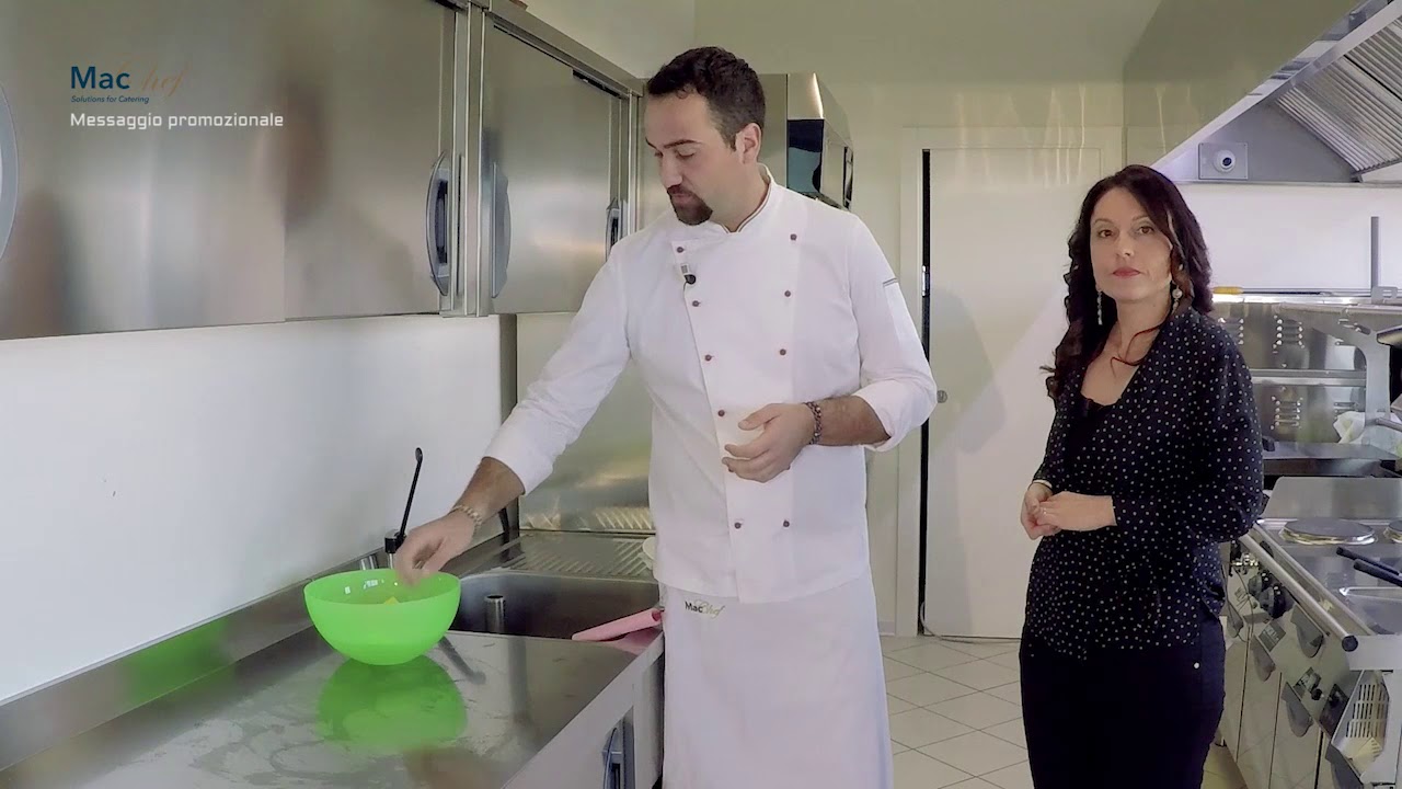 come pulire la cucina in acciaio