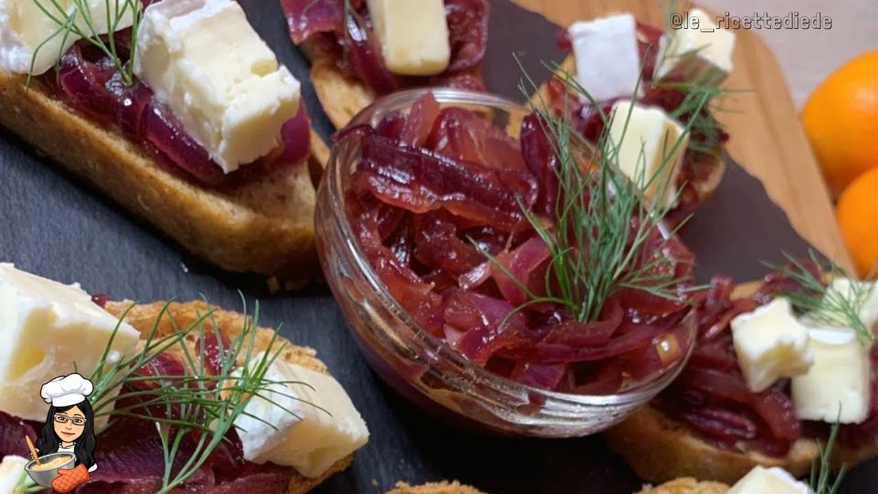 crostini con cipolle caramellate e gorgonzola