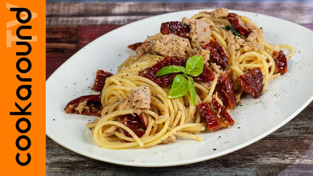 crostini con pomodori secchi e tonno