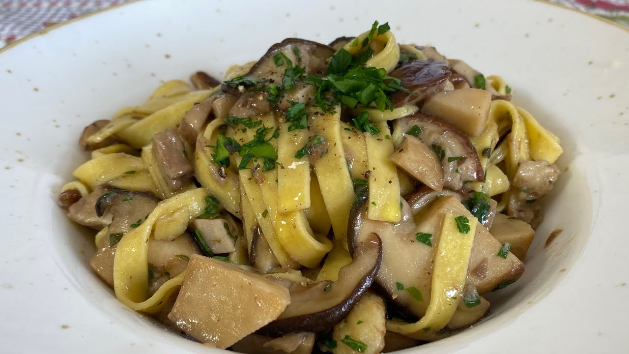 pasta con funghi e speck senza panna