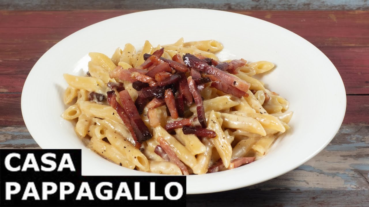 pasta con speck e panna e piselli