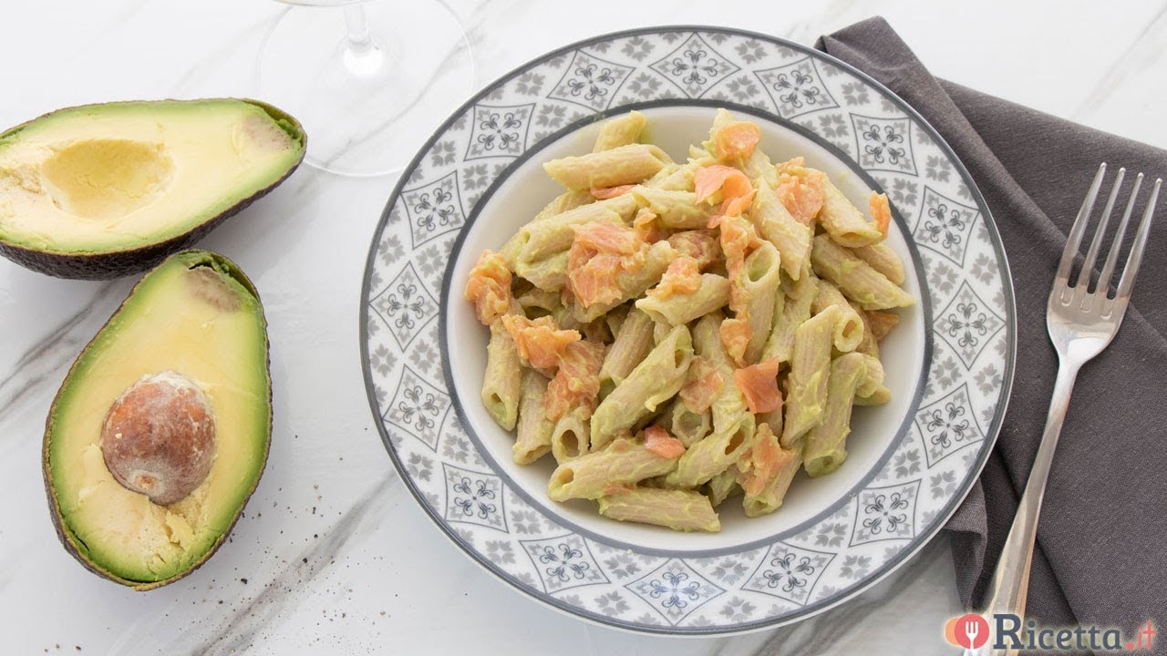 pasta fredda con salmone e avocado