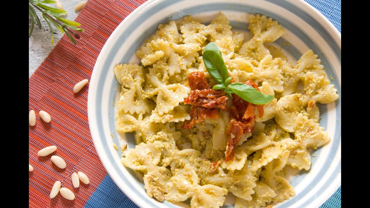 pesto di zucchine e pomodori secchi