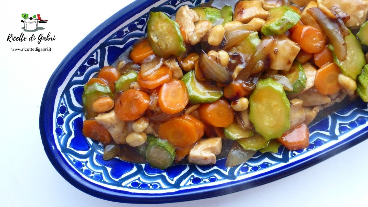 pollo con zucchine e carote salsa di soia