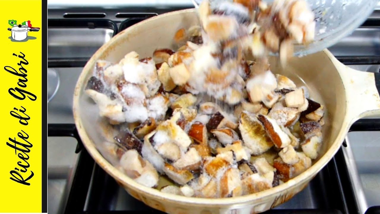 salsiccia e funghi surgelati in padella