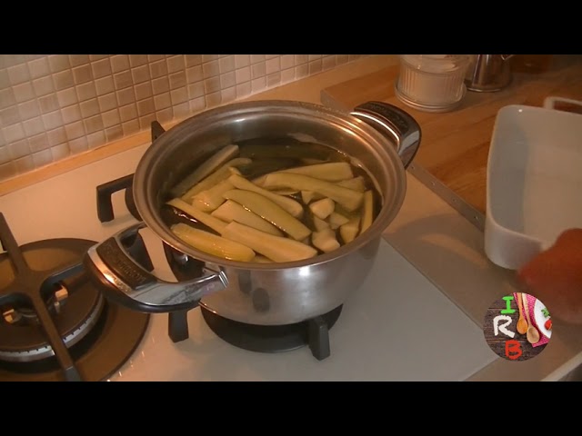 zucchine bollite con aceto e vino