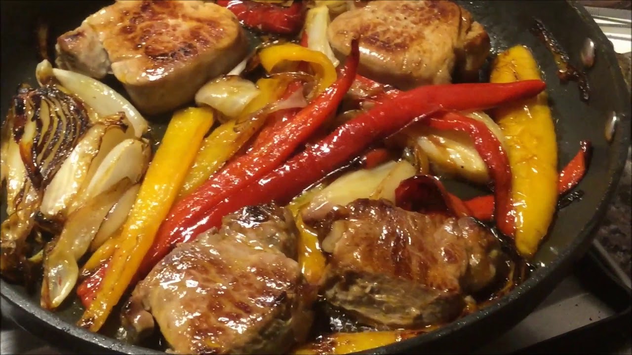 filetto di maiale con peperoni e cipolle