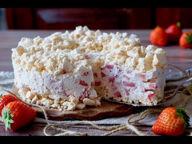 meringata alle fragole con meringhe pronte