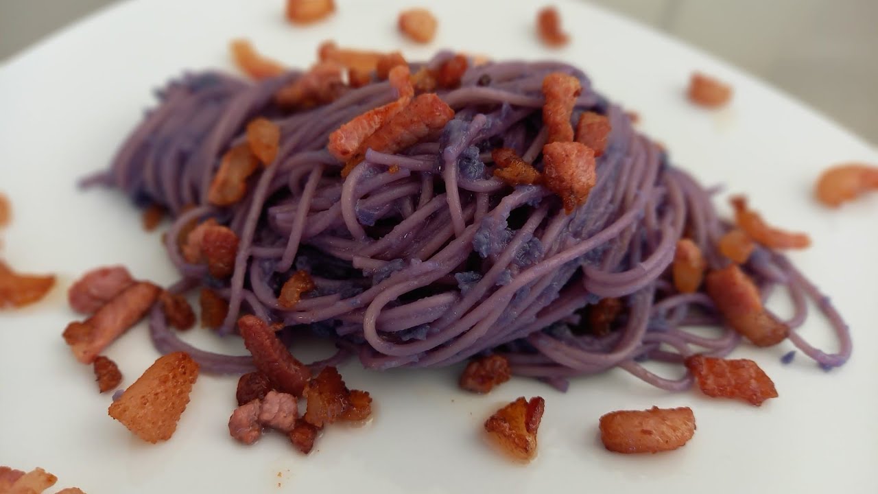pasta con cavolo rosso e pancetta