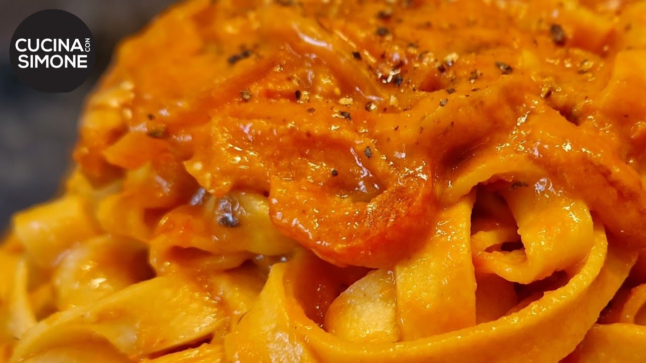 pasta con peperoni arrostiti e pangrattato