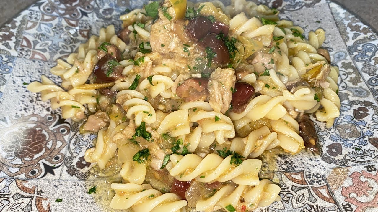 pasta con pomodorini gialli e tonno