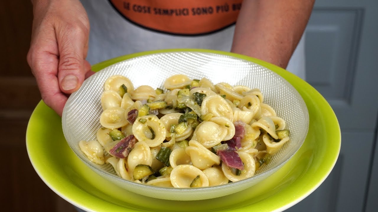 pasta prosciutto crudo e zucchine senza panna
