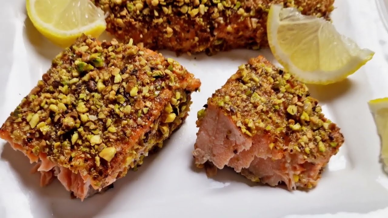 salmone al forno con granella di pistacchio