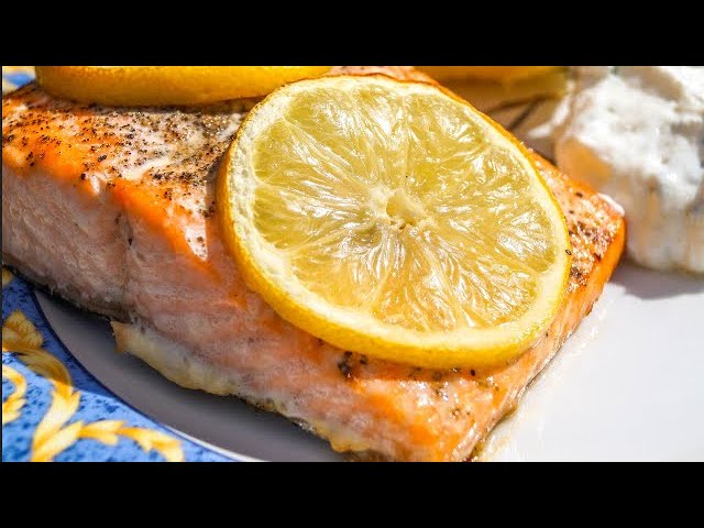 salmone al limone e vino bianco