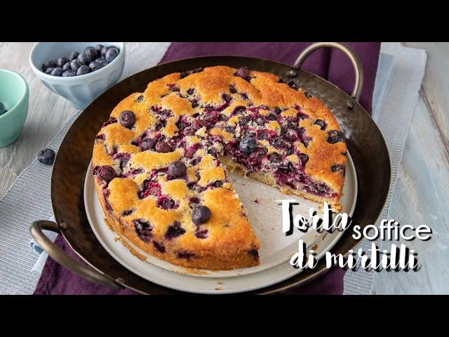 torta con mirtilli freschi e yogurt