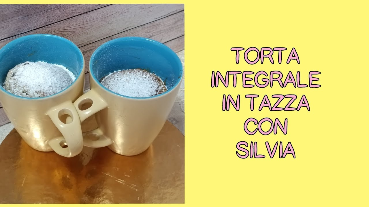 torta in tazza in friggitrice ad aria