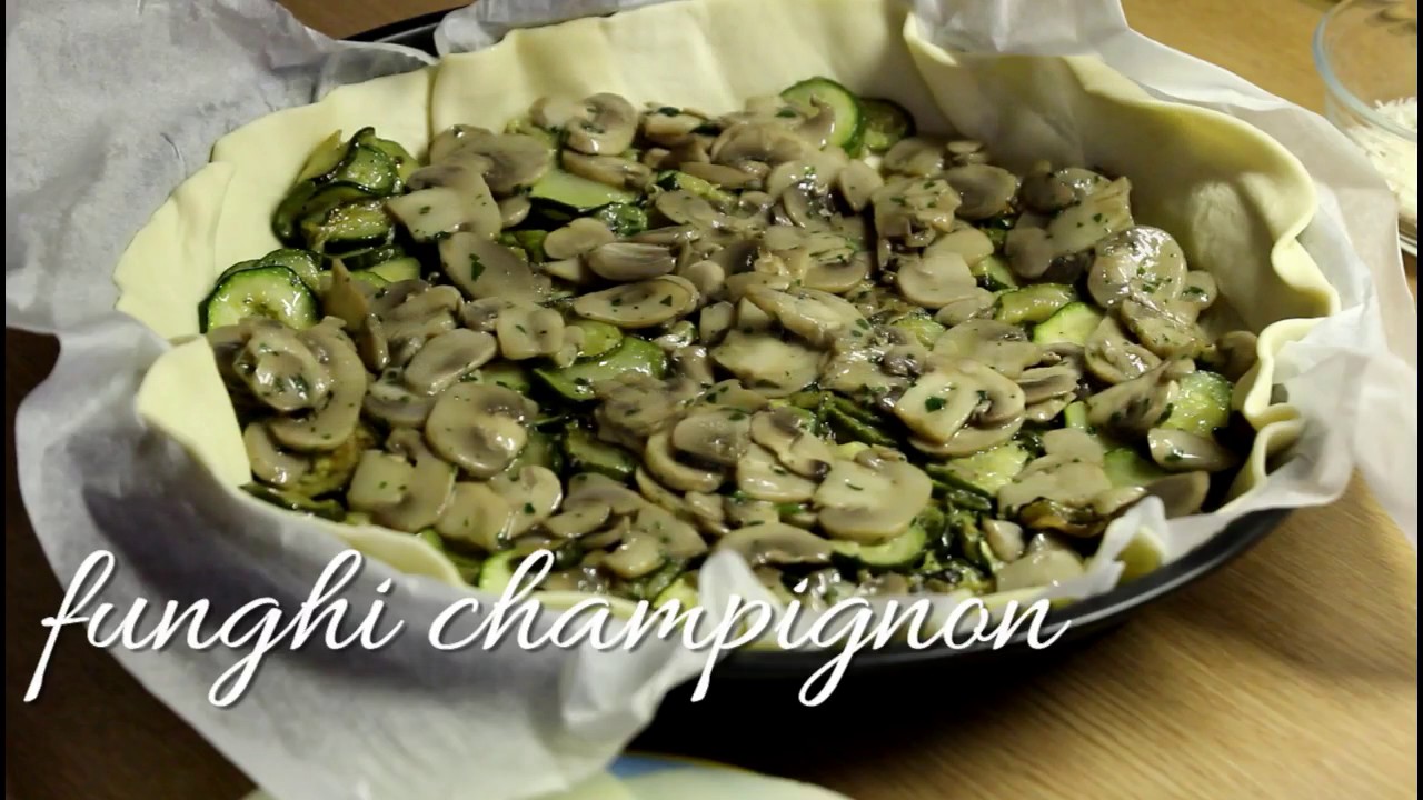 torta salata con zucchine e funghi