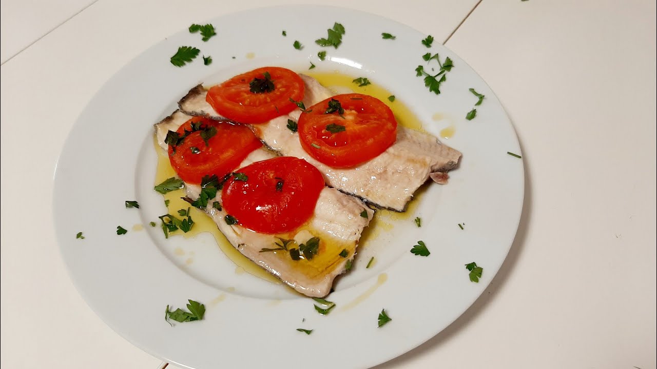 trota intera in padella al vino bianco
