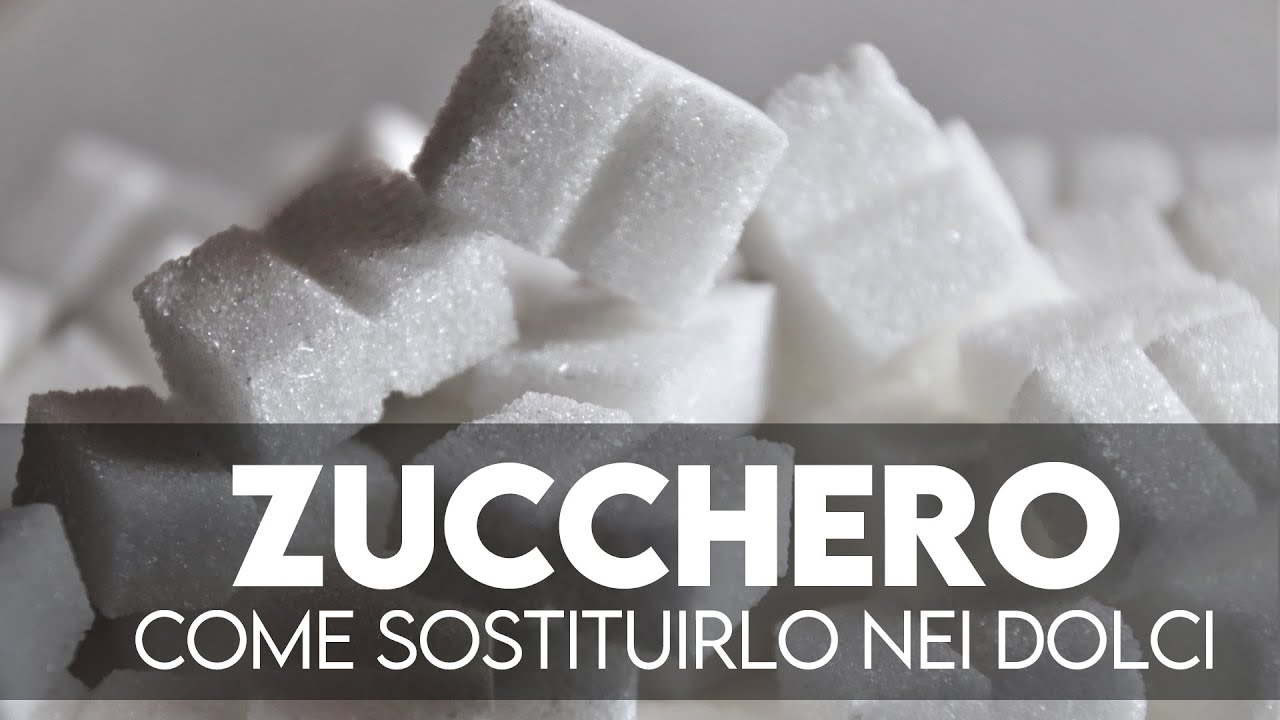 un dolce sul quale si sparge zucchero a velo