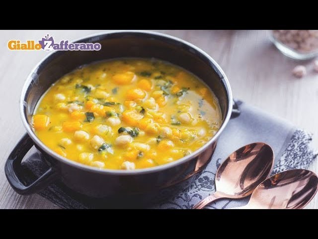 zuppa di zucca e ceci al rosmarino