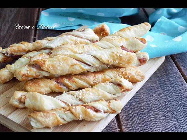 grissini di pasta sfoglia con prosciutto