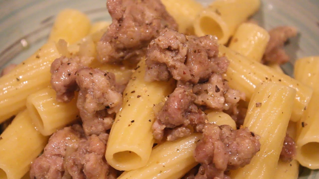 pasta con salsiccia in bianco cremosa
